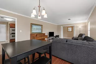 9546 Meadowvale Dr, Houston, TX 77063 - Photo 8