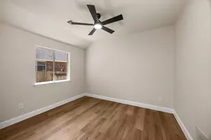 2 Gilded Crest Ct, The Woodlands, TX 77382 - Photo 34