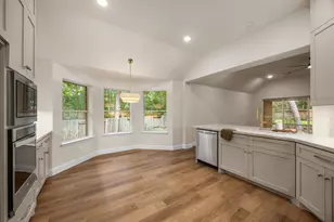 2 Gilded Crest Ct, The Woodlands, TX 77382 - Photo 20