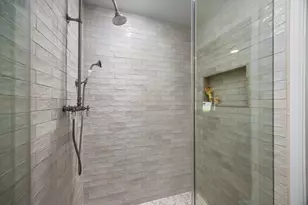 2 Gilded Crest Ct, The Woodlands, TX 77382 - Photo 32