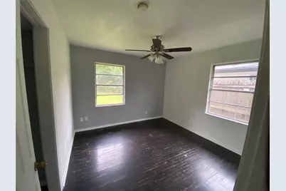 5711 Thrush Drive, Houston, TX 77033 - Photo 6