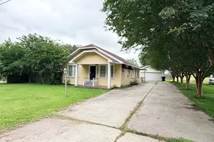 1521 Detroit Ave, Nederland, TX 77627 - Photo 2