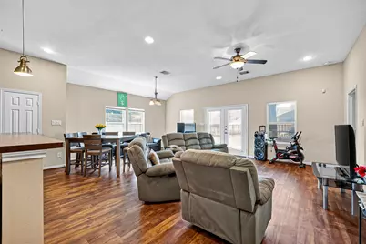 8639 Valley Gold Court, Houston, TX 77078 - Photo 10