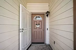 8639 Valley Gold Ct, Houston, TX 77078 - Photo 4