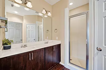 8639 Valley Gold Court, Houston, TX 77078 - Photo 14