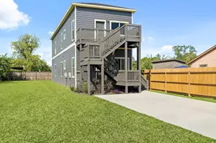 8203 Tower St, Houston, TX 77088 - Photo 24