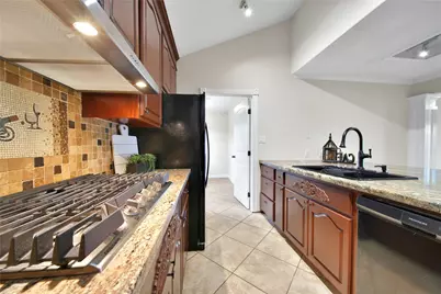 505 Seagrove Street, La Porte, TX 77571 - Photo 4