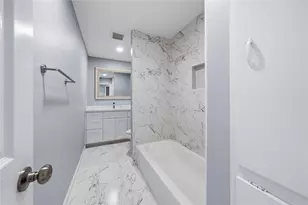 3719 Goulburn Dr, Houston, TX 77045 - Photo 12