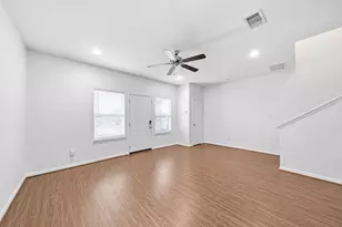 4528 Mayflower St, Houston, TX 77051 - Photo 4