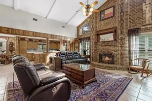 9820 Lake Forest Circle N, Brenham, TX 77833 - Photo 2