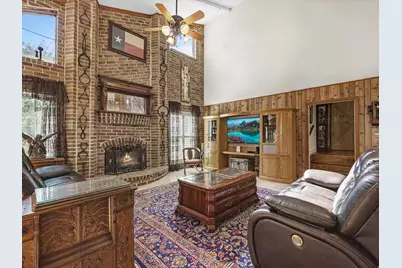 9820 Lake Forest Circle N, Brenham, TX 77833 - Photo 4