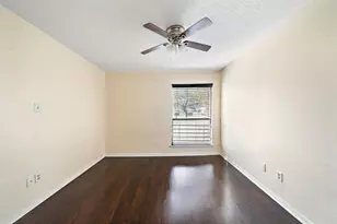 2818 S Bartell Dr, Houston, TX 77054 - Photo 8