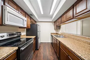 2818 S Bartell Dr, Houston, TX 77054 - Photo 6