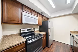 2818 S Bartell Dr, Houston, TX 77054 - Photo 4