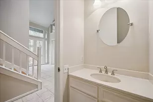 130 Sugar Berry Cir, Houston, TX 77024 - Photo 24