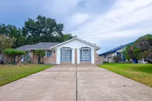 4223 Oak Shadows Dr, Houston, TX 77091 - Photo 2
