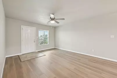258 Plez Morgan Drive #E, Montgomery, TX 77356 - Photo 8