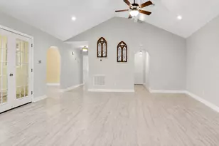 9907 Pinehurst St, Baytown, TX 77521 - Photo 8