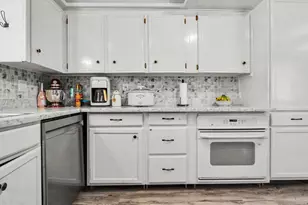 9907 Pinehurst St, Baytown, TX 77521 - Photo 14