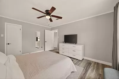 5422 Valerie Street, Bellaire, TX 77401 - Photo 24