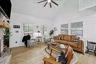 119 Sycamore Dr, Brookeland, TX 75931 - Photo 8