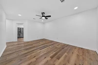 310 Nasturtium Street, Lake Jackson, TX 77566 - Photo 6