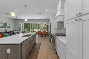 11 Thorpe Ln, Spring, TX 77389 - Photo 8