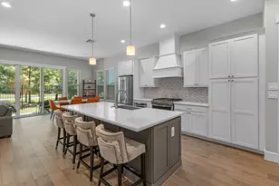 11 Thorpe Ln, Spring, TX 77389 - Photo 6