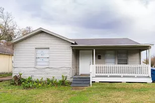 202 25th St N, Texas City, TX 77590 - Photo 1