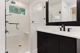 34 Honeycomb Rdg Pl, The Woodlands, TX 77380 - Photo 22