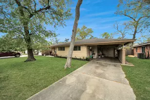 2806 Oak Dr, Dickinson, TX 77539 - Photo 6