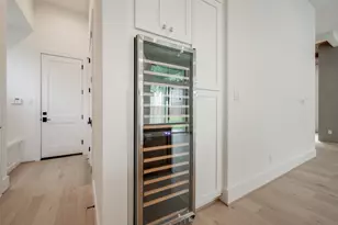 1002 E 6th 1/2 St, Houston, TX 77009 - Photo 34