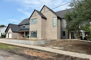 1002 E 6th 1/2 St, Houston, TX 77009 - Photo 4
