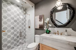 1002 E 6th 1/2 St, Houston, TX 77009 - Photo 30
