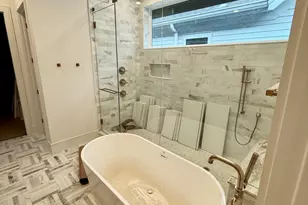 1002 E 6th 1/2 St, Houston, TX 77009 - Photo 16