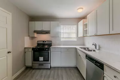 5009 Bataan Road, Houston, TX 77033 - Photo 4