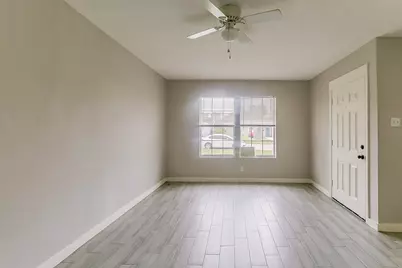 5009 Bataan Road, Houston, TX 77033 - Photo 8