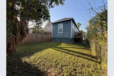 1915 Ursuline Street, Galveston, TX 77550 - Photo 12