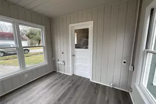 302 S 5th St, La Porte, TX 77571 - Photo 18