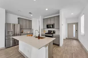 2830 Chancery Summit Ct, Houston, TX 77047 - Photo 10