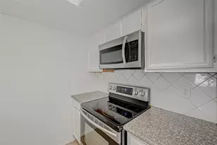 3963 Tanglewilde St, Houston, TX 77063 - Photo 12