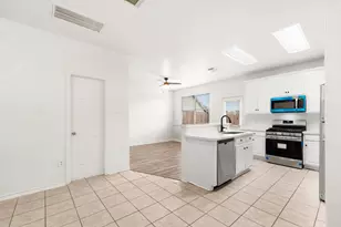8710 Thistlemoor Ln, Houston, TX 77044 - Photo 12