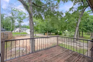 18 Lakeway St, Panorama Village, TX 77304 - Photo 16