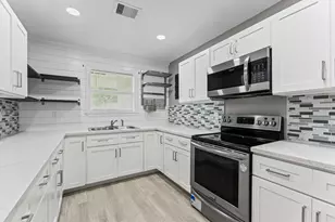 10402 Wicklowe St, Houston, TX 77016 - Photo 10