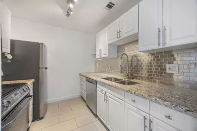5711 Sugar Hill Drive #32, Houston, TX 77057 - Photo 10