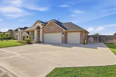 12031 Champions Forest Drive, Mont Belvieu, TX 77535 - Photo 4
