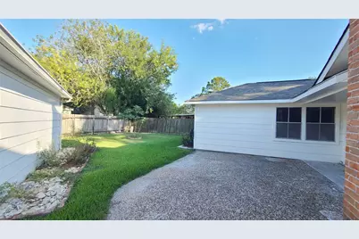 6707 Las Brisas Drive, Houston, TX 77083 - Photo 4