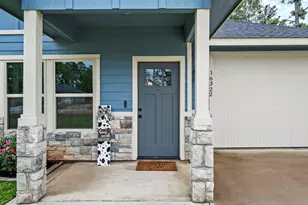16322 Crockett Martin Ests Dr, Conroe, TX 77306 - Photo 2