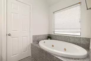 9036 Lakes at 610 Dr, Houston, TX 77054 - Photo 16