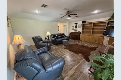 108 Meadow Drive, Schulenburg, TX 78956 - Photo 8